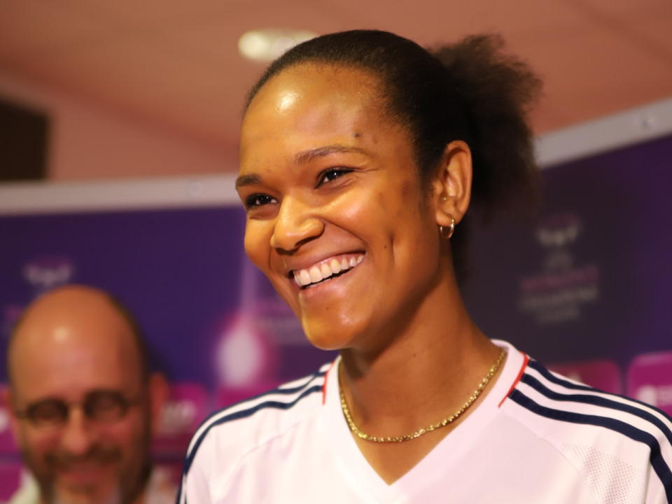 Corinne Diacre prête à se passer de Wendie Renard (OL) avec les Bleues ?