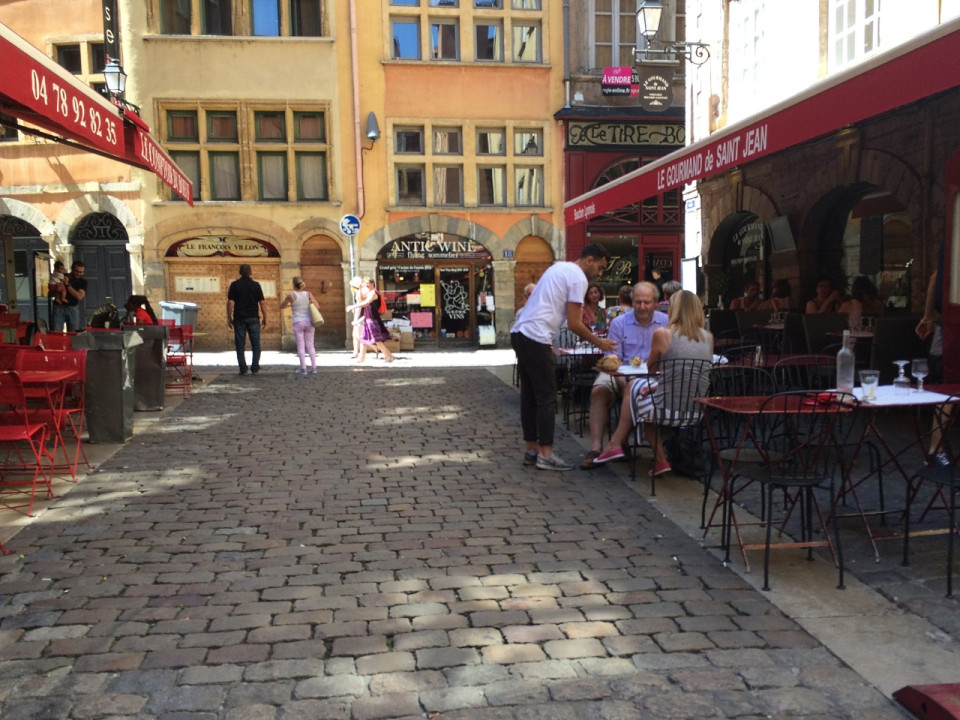 Déconfinement : tous les commerces rouvriront le 11 mai à Lyon, sauf les restaurants et les cafés