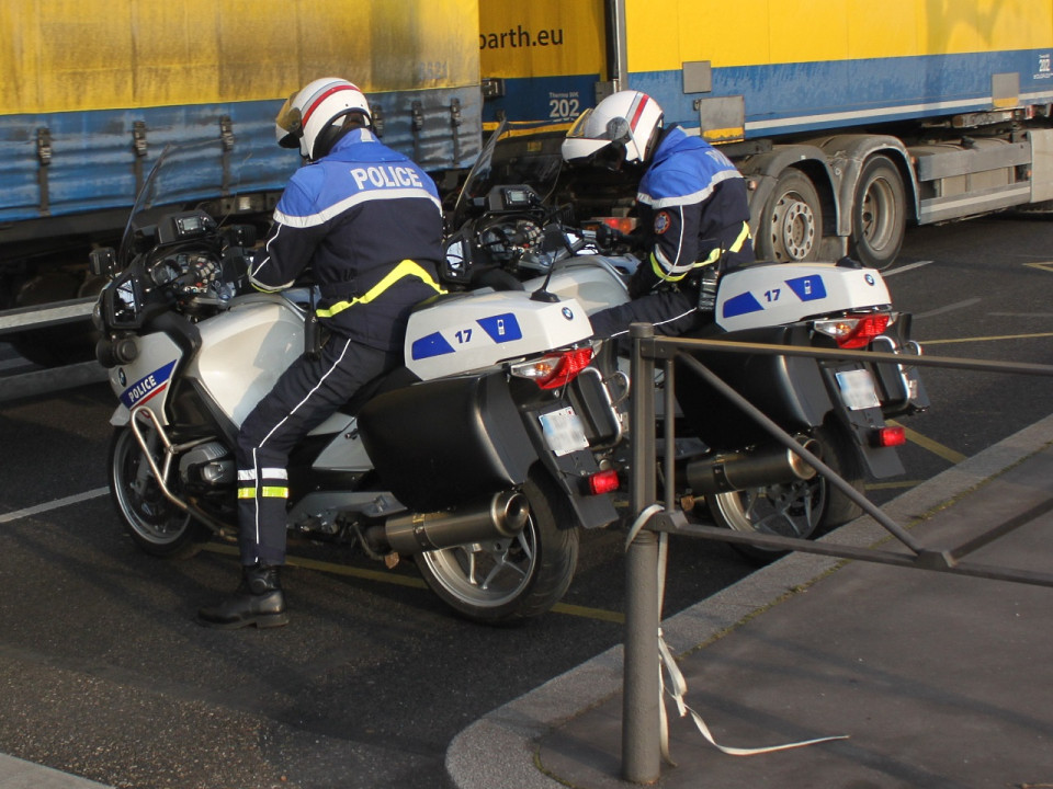 Lyon : après une course-poursuite, le SDF frappe le policier