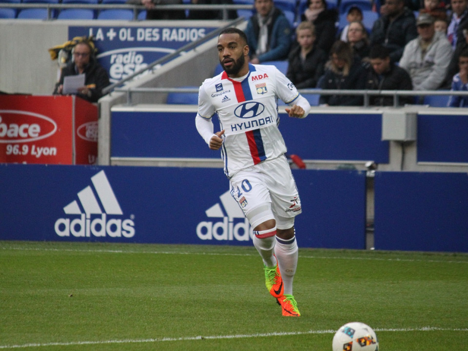 Equipe de France : dernière chance d’être appelé pour Lacazette avec l’OL ?