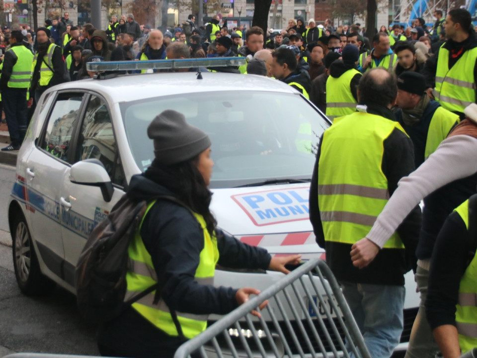 Gilets jaunes : les députés LREM du Rhône réclament eux aussi un "apaisement général"