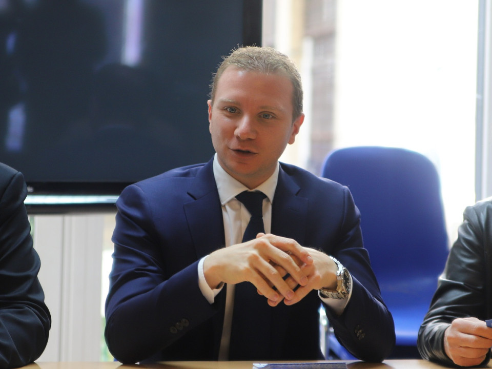 Rillieux : l'élu d'opposition est ivre au volant, le maire l'oblige à souffler dans le ballon