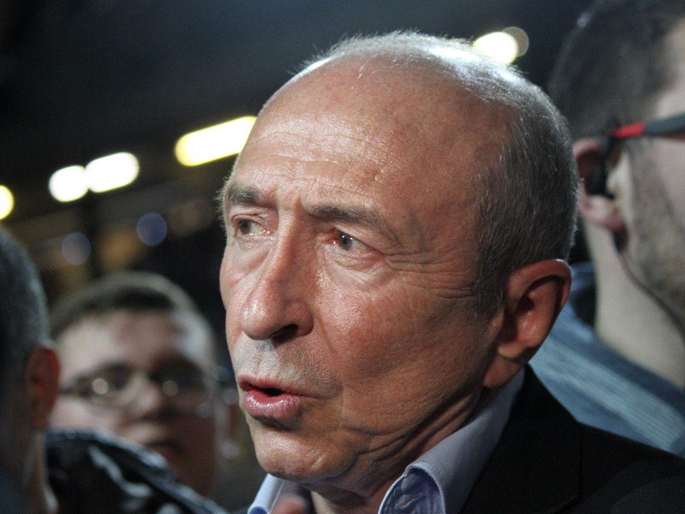 Caricature de Macron : Collomb dénonce une "radicalisation d’une partie de la droite"