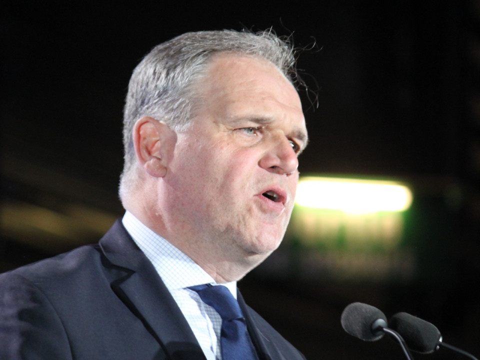 Cumul des mandats : Buffet (LR) restera sénateur et quitte Oullins