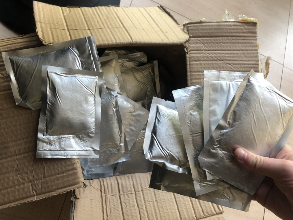 Vénissieux : il porte un bracelet électronique mais continue de dealer