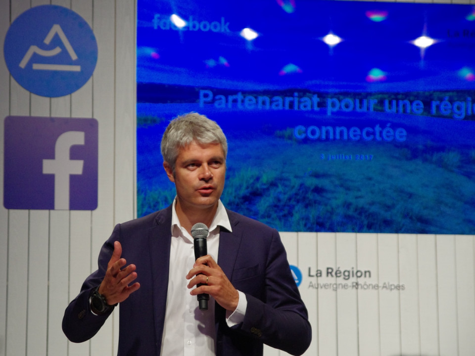 Bourse au mérite refusée : Laurent Wauquiez évoque un "coup de pub" des lycéens