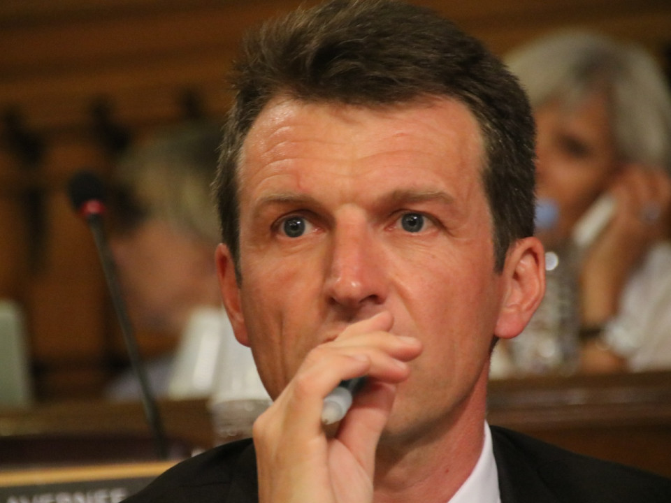 Retour imminent de Collomb à Lyon : "un sketch ridicule" pour Stéphane Guilland