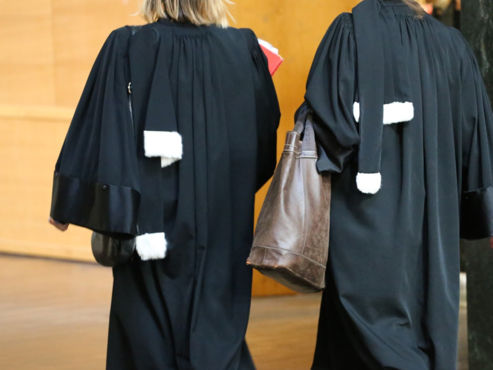 Condamné après avoir détruit la voiture de son père et rompu avec sa copine blessée