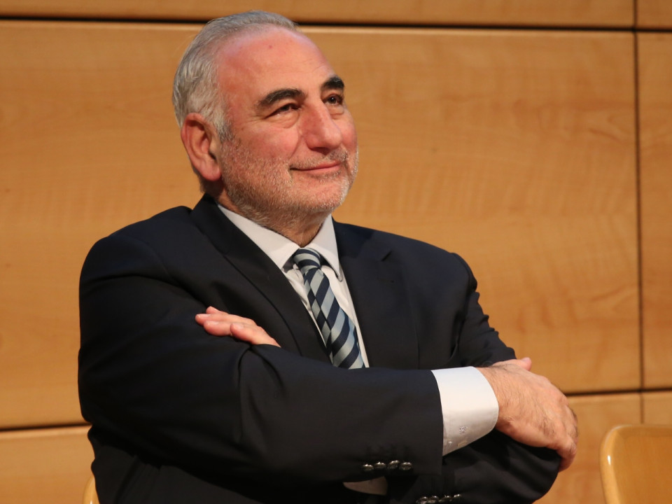 Georges Képénékian suspend l'expérimentation des publicités sur le trottoir de Lyon