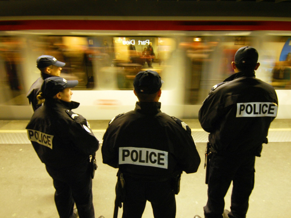 Lyon : des jeunes s'amusent avec un extincteur, le métro D perturbé