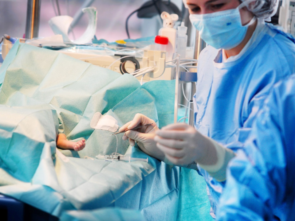 Lyon : les sages-femmes de Natécia en grève