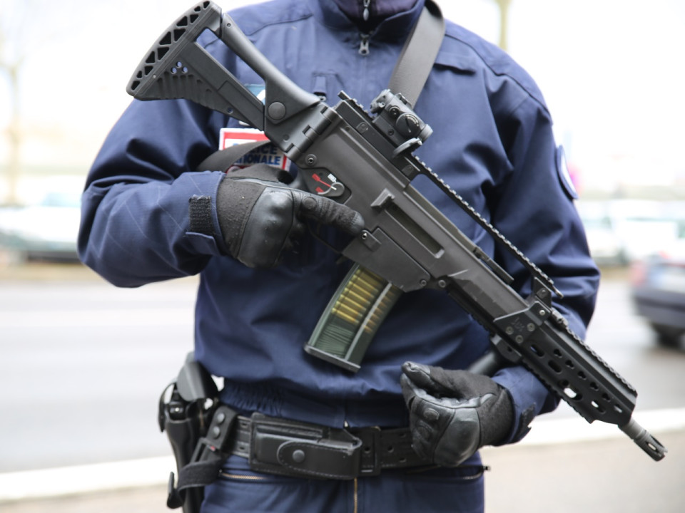 Genas : ils braquent un camion de livraison