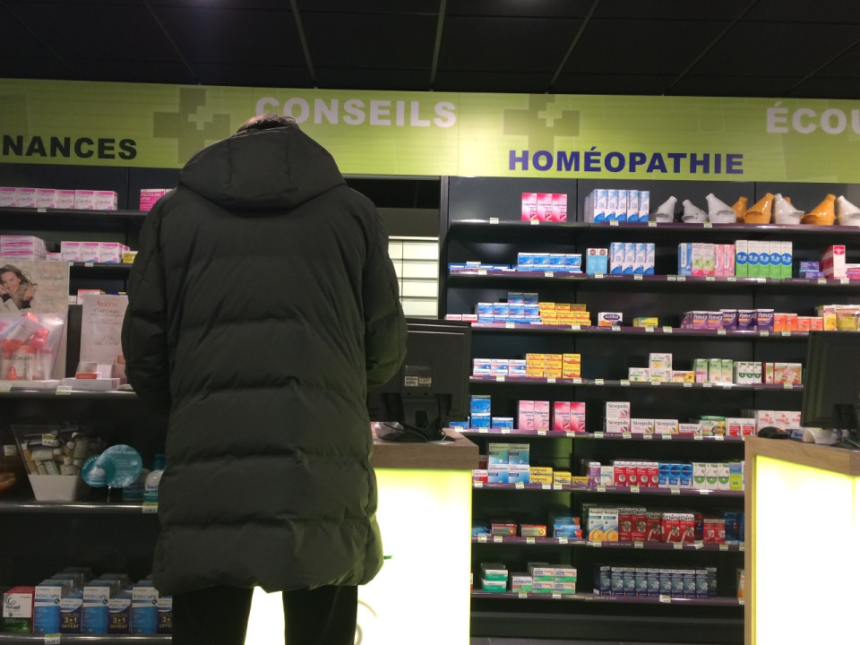 Blessé par balles, il se réfugie dans une pharmacie près de Lyon
