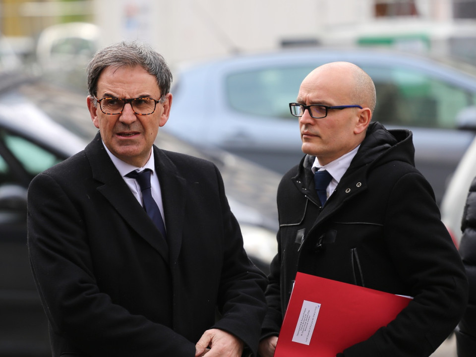 Surveillé par Gérard Collomb, David Kimelfeld "ne peut pas aller pisser sans qu’il y ait un prélèvement d’urines"