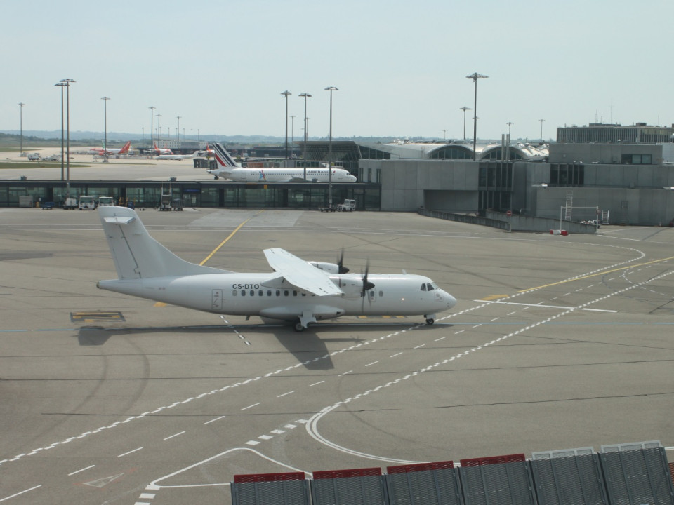Un avion atterrit d’urgence à Saint-Exupéry à cause d’une dépressurisation