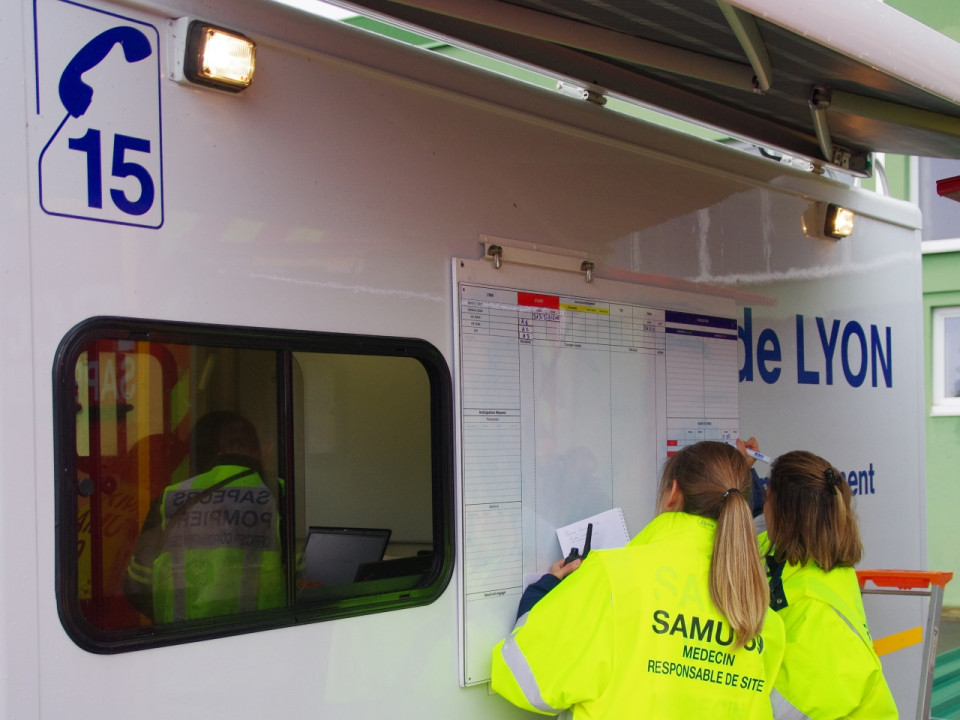 Vénissieux : deux frères percutés en voiture, un mort et deux blessés