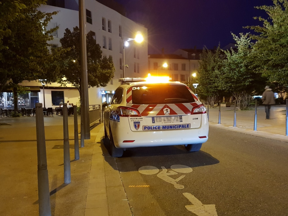 Givors : le conducteur d’une berline recherché après avoir fauché un piéton