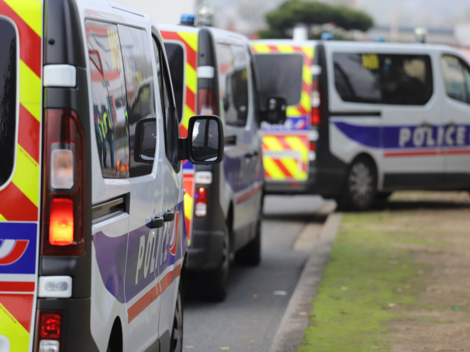 Pr&egrave;s de Lyon, les policiers arrivent en nombre pour un faux braquage de bijouterie