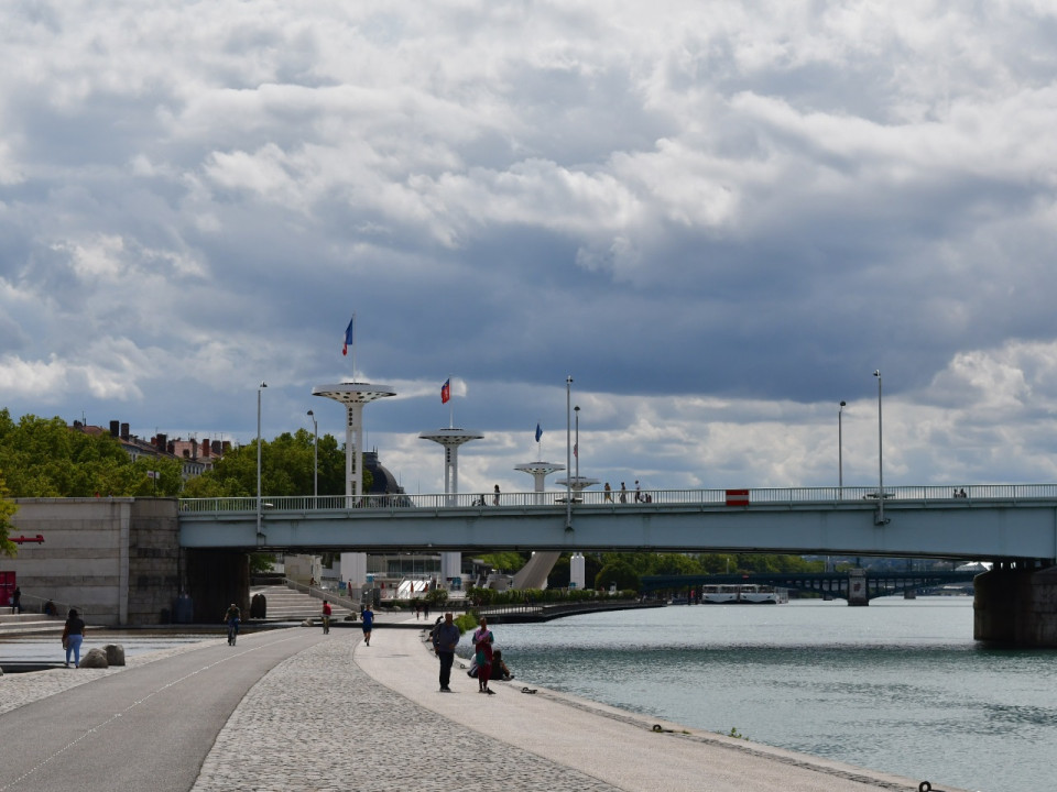 Miracle de Noël : un homme ivre sauvé des eaux du Rhône par un passant