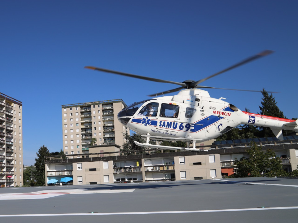 Près de Lyon : deux blessés héliportés à l'hôpital après un accident