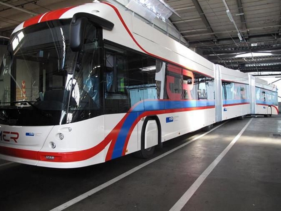 Lyon : test d’un trolleybus de 24 mètres de long