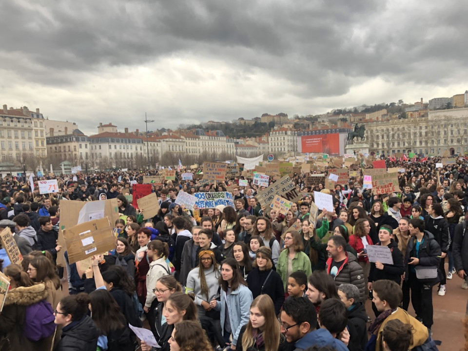 Lyon : marche mondiale contre Bayer et Monsanto