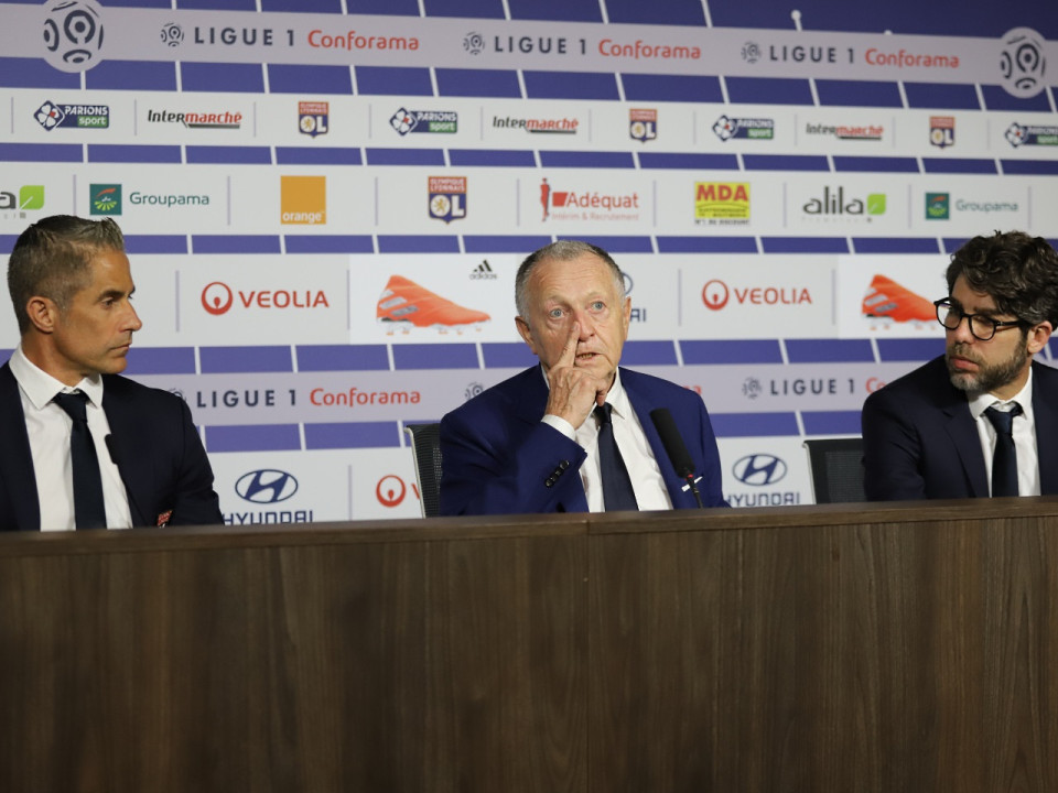 OL : Jean-Michel Aulas donne "un peu de temps" à Sylvinho
