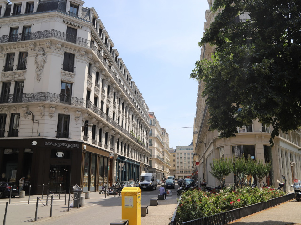 Lyon : le Crédit Agricole Centre-Est récupère des immeubles aux émiratis d’ADIA