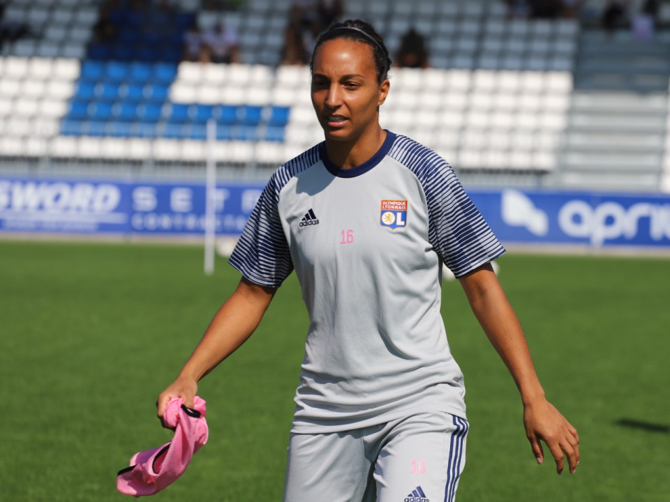 "Gagner un titre avec cette sélectionneuse me parait impossible" : Sarah Bouaddi (OL) en remet une couche sur Corinne Diacre