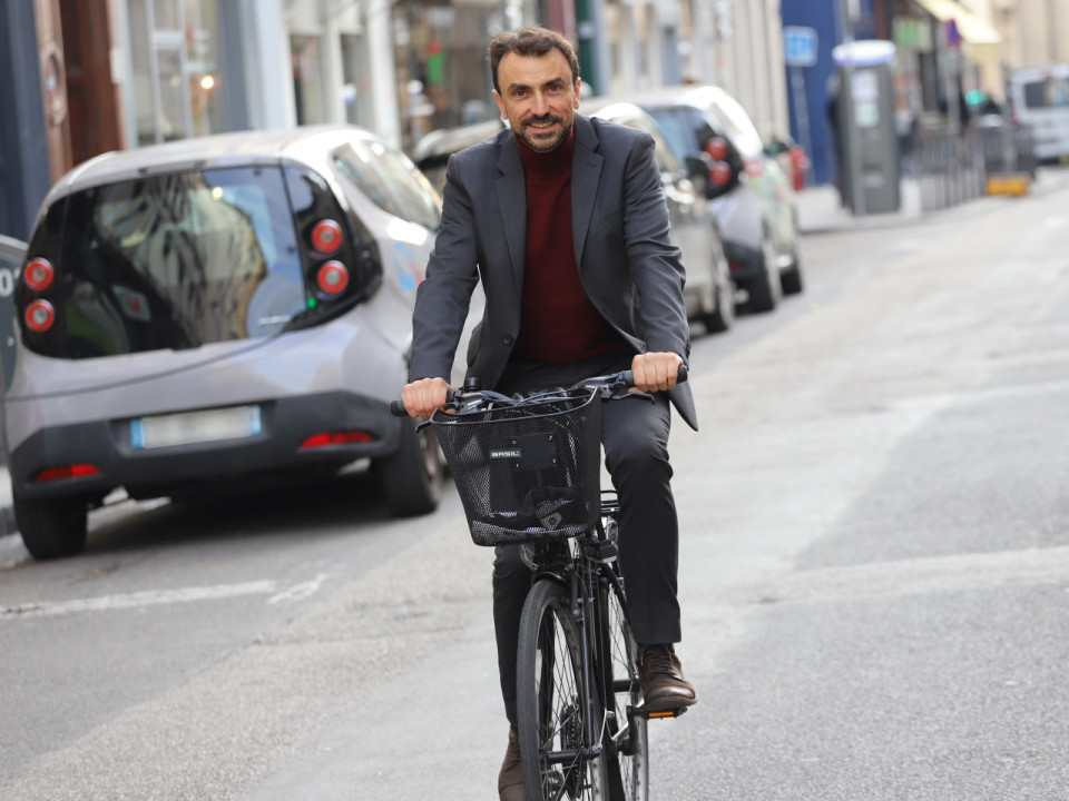 Lyon : le maire Grégory Doucet sort la sulfateuse et allume le Tour de France "machiste et pas écoresponsable"