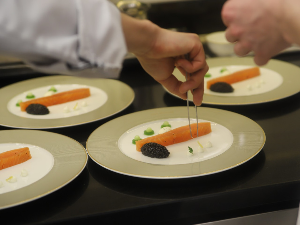 Lyon : le SDF laisse une note impayée de 1500 euros dans un restaurant de luxe