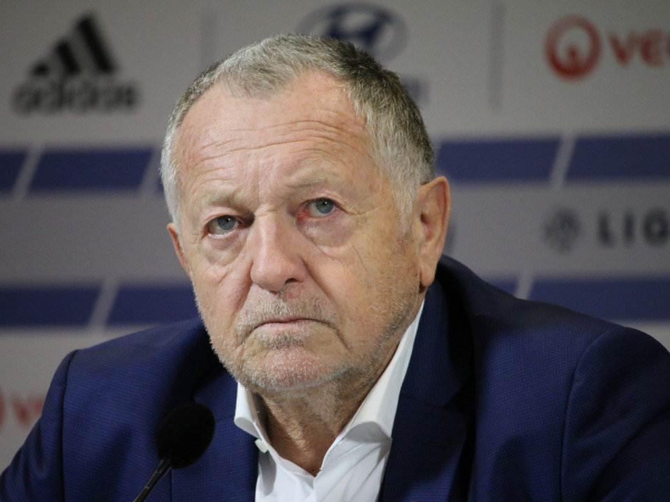 L’OL et Jean-Michel Aulas rendent hommage à Pape Diouf