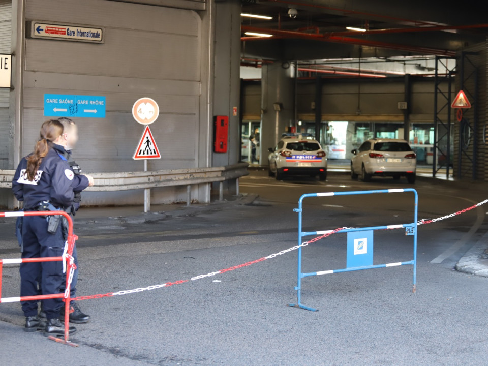 Coronavirus : un chauffeur de car italien pris en charge à Perrache à Lyon