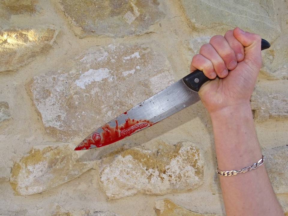 Villefranche : un homme blessé au visage par son fils armé d’un couteau