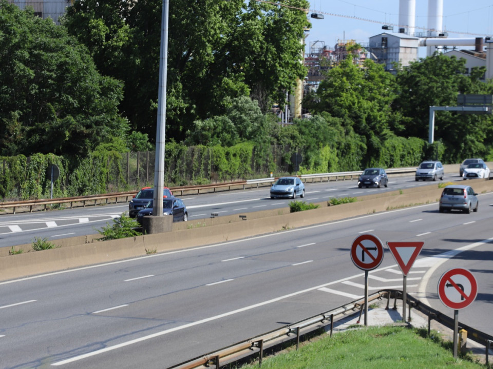 Lyon : un homme en fauteuil roulant déambule sur le périphérique