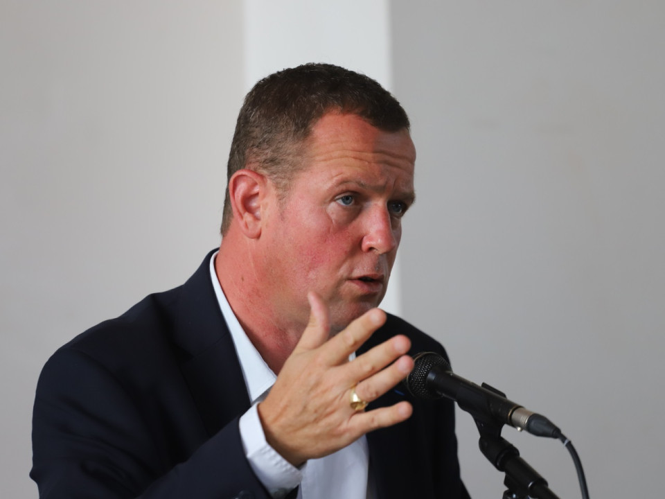 Stock-options du PDG de General Electric : le maire de Villeurbanne dénonce "une nouvelle preuve de l'aberration du capitalisme financier"