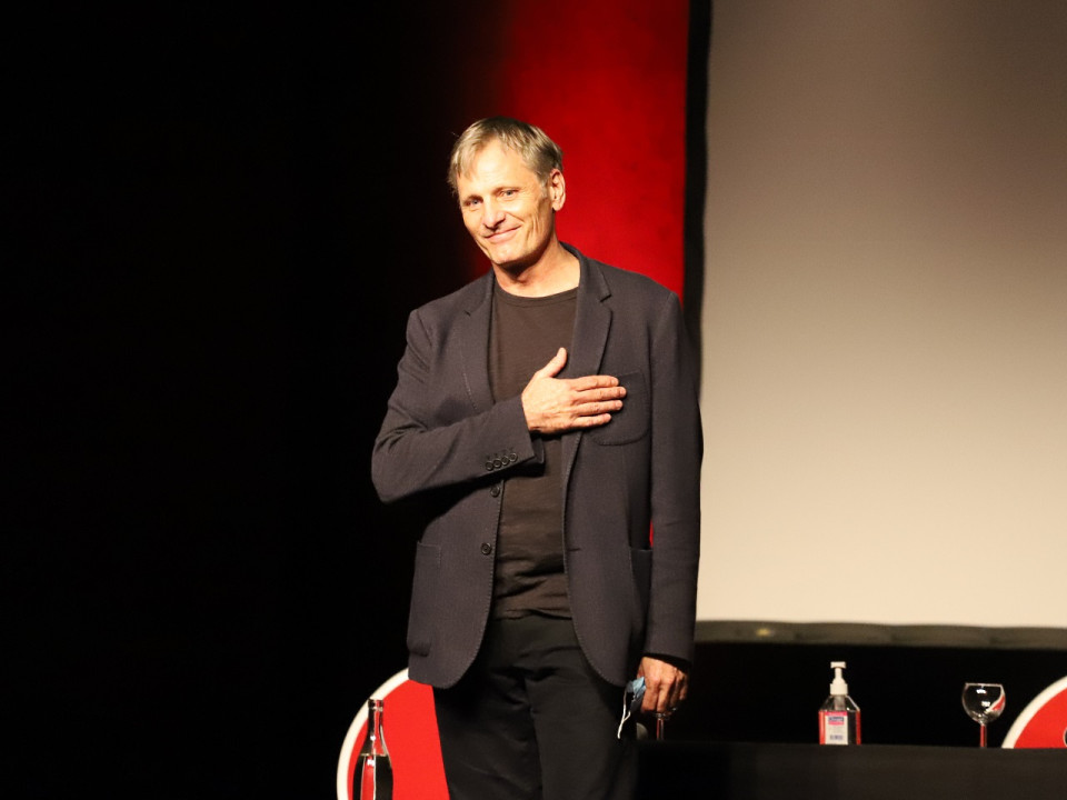 A Lyon, Viggo Mortensen pose un regard modeste sur sa vie d’artiste hors norme