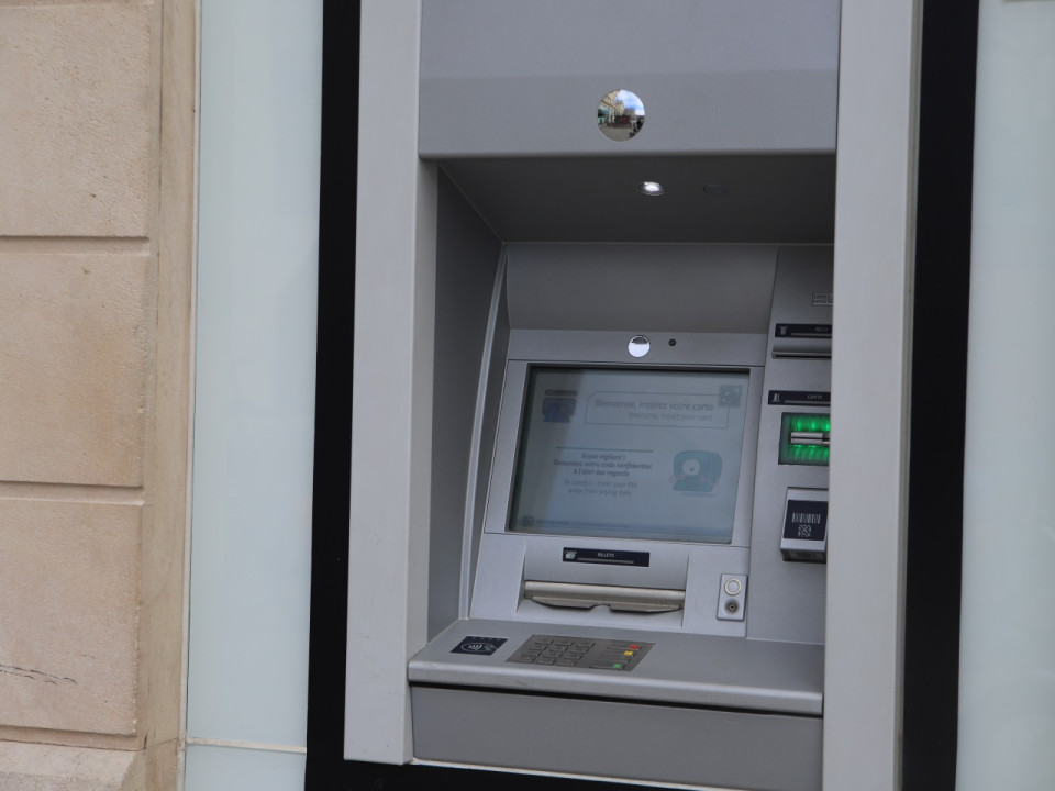 Près de Lyon : un distributeur de billets arraché par des malfaiteurs