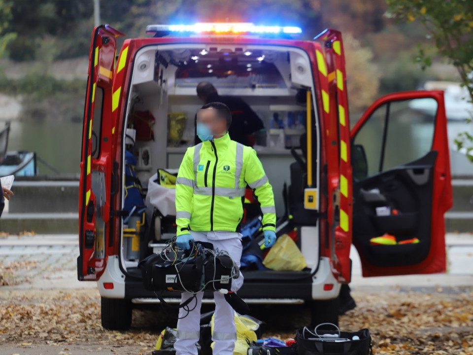 Grave accident près de Lyon : un motard de 17 ans décédé, un automobiliste blessé