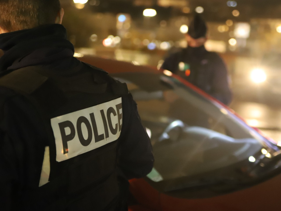 Pr&egrave;s de Lyon : contr&ocirc;l&eacute; &agrave; 207 km/h au lieu de 110, il r&eacute;ussit &agrave; fuir la police