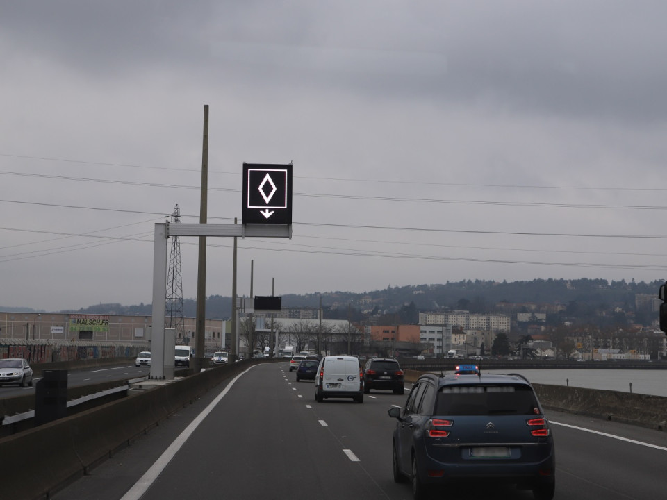 Lyon : la verbalisation débute sur les voies de covoiturage de la M6/M7