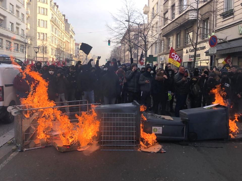 Grève interprofessionnelle à Lyon : forte mobilisation, des échauffourées signalées - VIDEO
