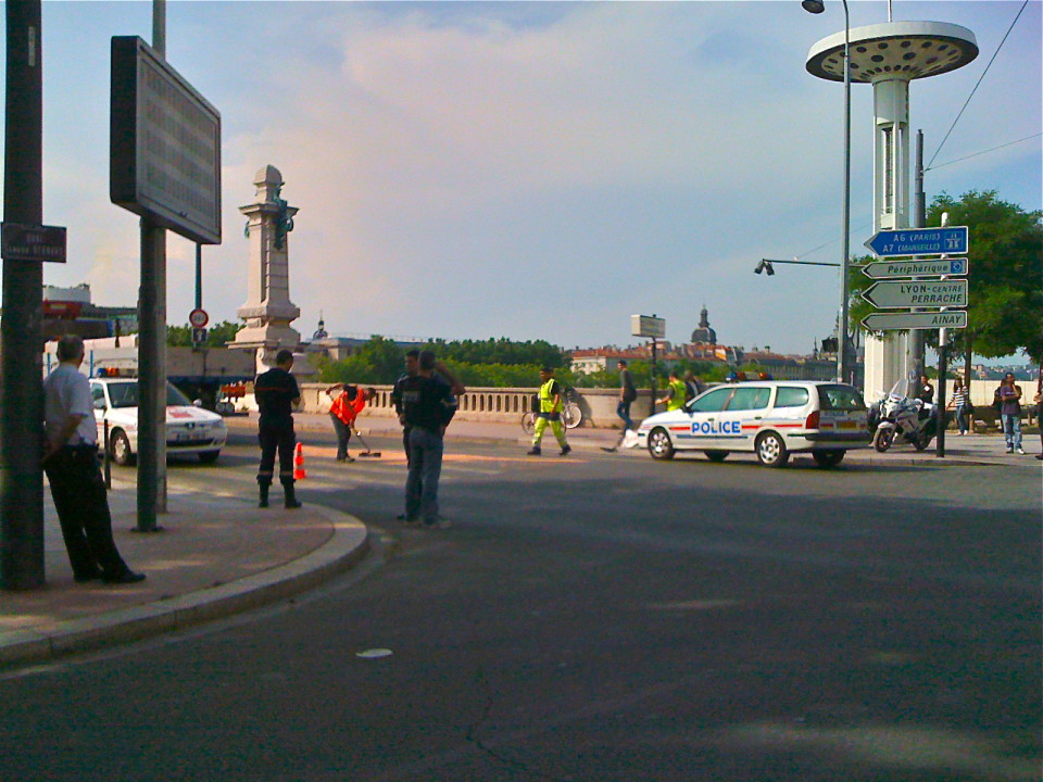 Une enquête ouverte après l'accident mortel du pont de l'Université (7e)