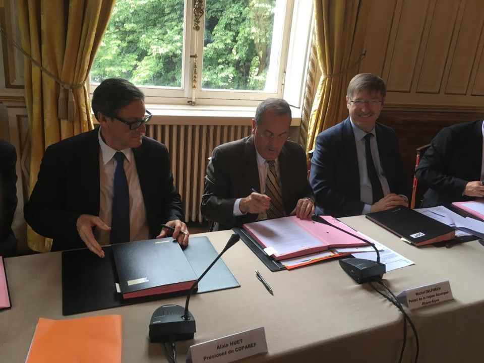 Lutte contre le chômage : signature du "plan un million de formations" à Lyon