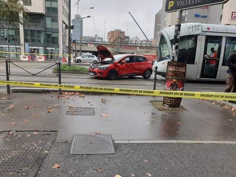 Un automobiliste légèrement blessé après une collision avec un tram à Lyon