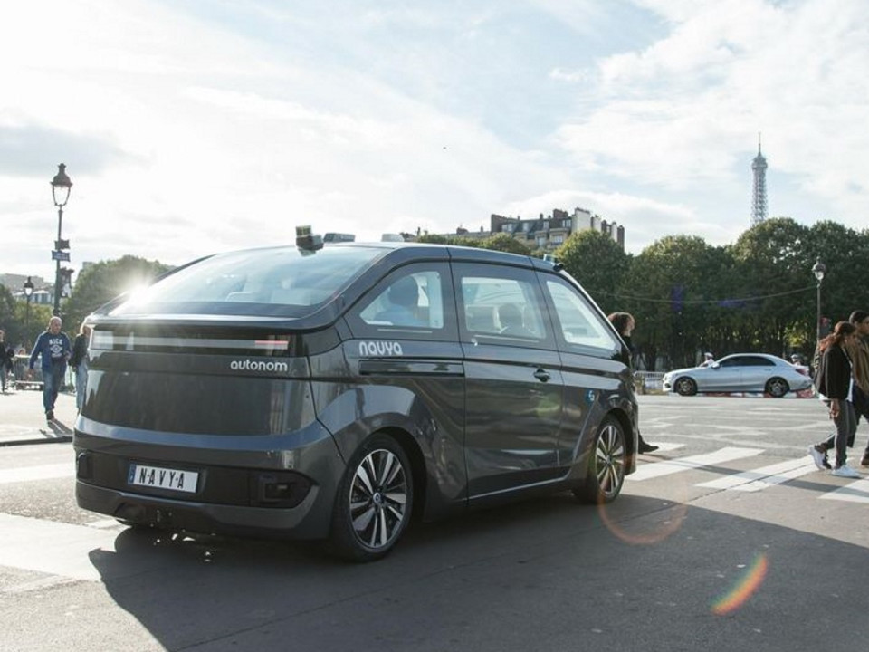 Les Lyonnais de Navya lancent le robot taxi autonome