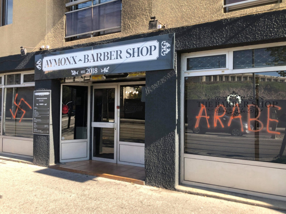 Des dizaines de croix gammées et des inscriptions racistes découvertes avenue Berthelot