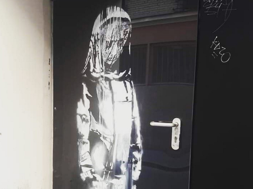 Oeuvre de Banksy volée au Bataclan : deux hommes originaires de Givors mis en examen