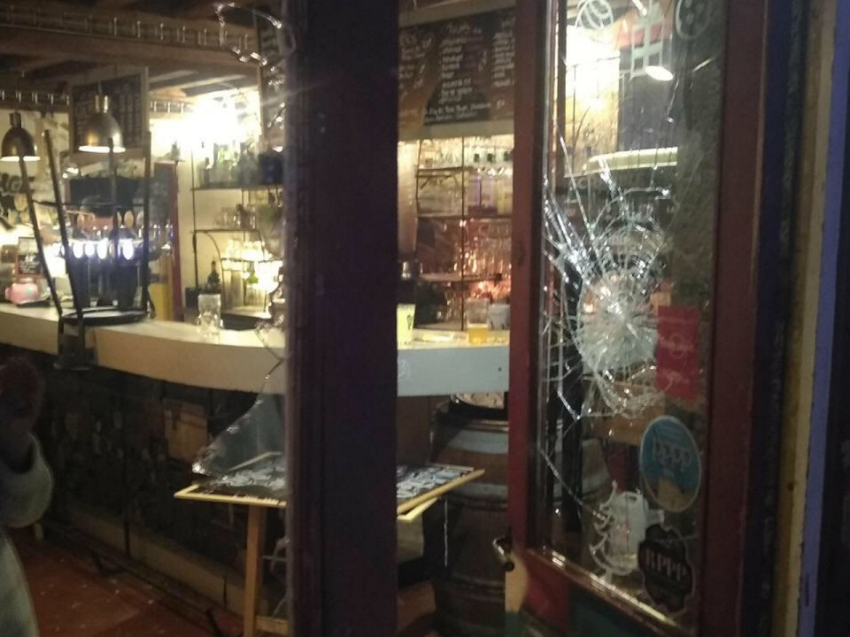 Bar pris pour cible à Lyon : "Nous avons pensé à une attaque terroriste"