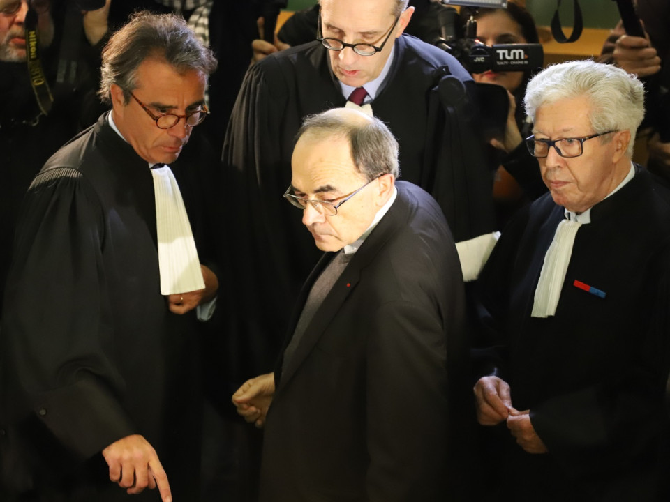 Affaire Preynat : un ancien prêtre aurait averti le cardinal Barbarin dès 2002